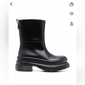 Valentino Garavani Roman-Stud ankle boots New!Original!S37-superCool!w tags&box